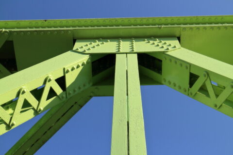 【初心者向け】橋梁塗装とは？建物塗装との違いと重要性を分かりやすく解説